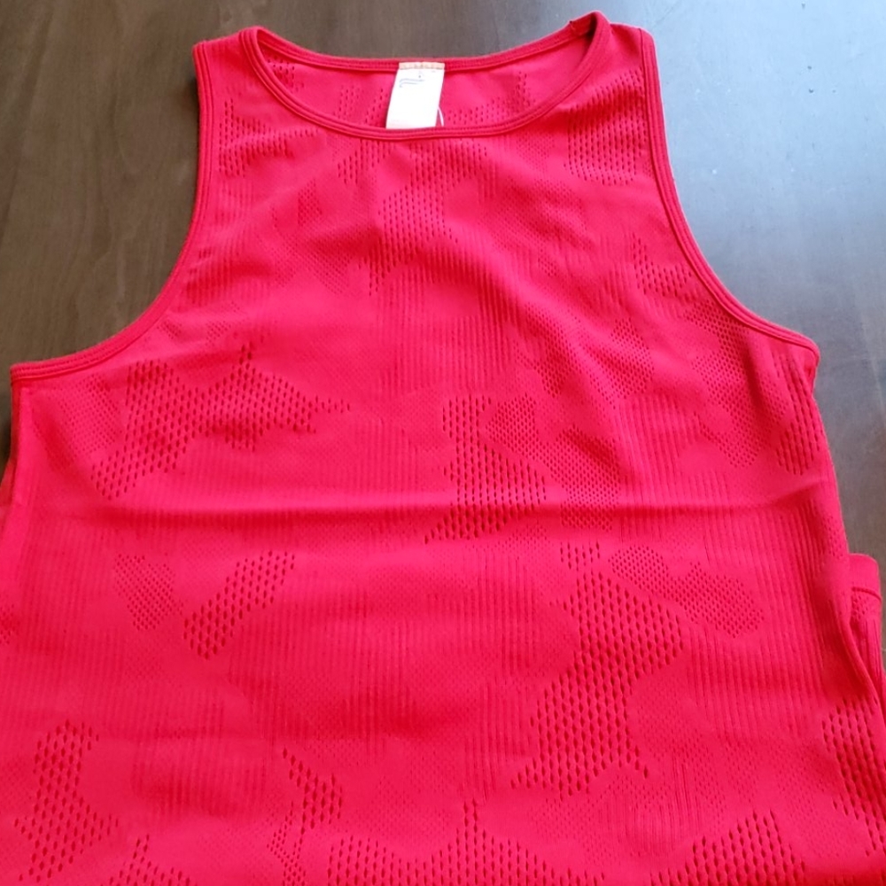 Fabletics top